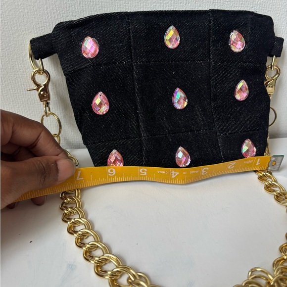 Black and Gold Chain Women Bag - Picture 4 of 5
